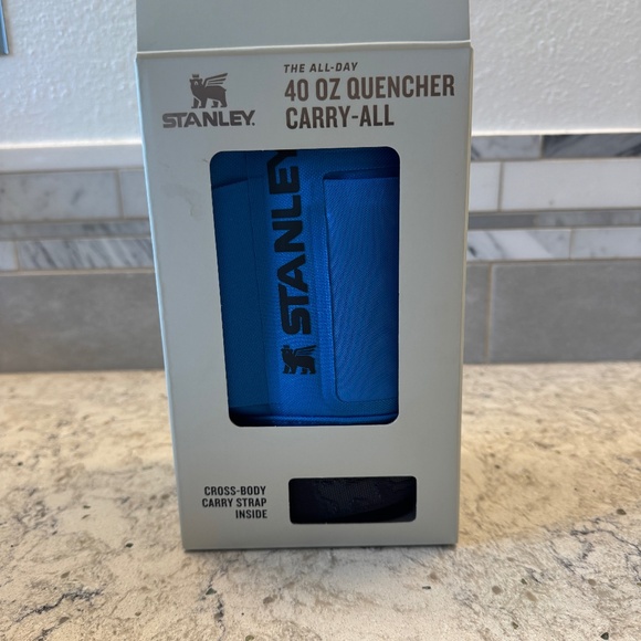 NWT Stanley All Day 40 oz Quencher Carry-All accessory designed to hold Tumbler - Picture 2 of 10